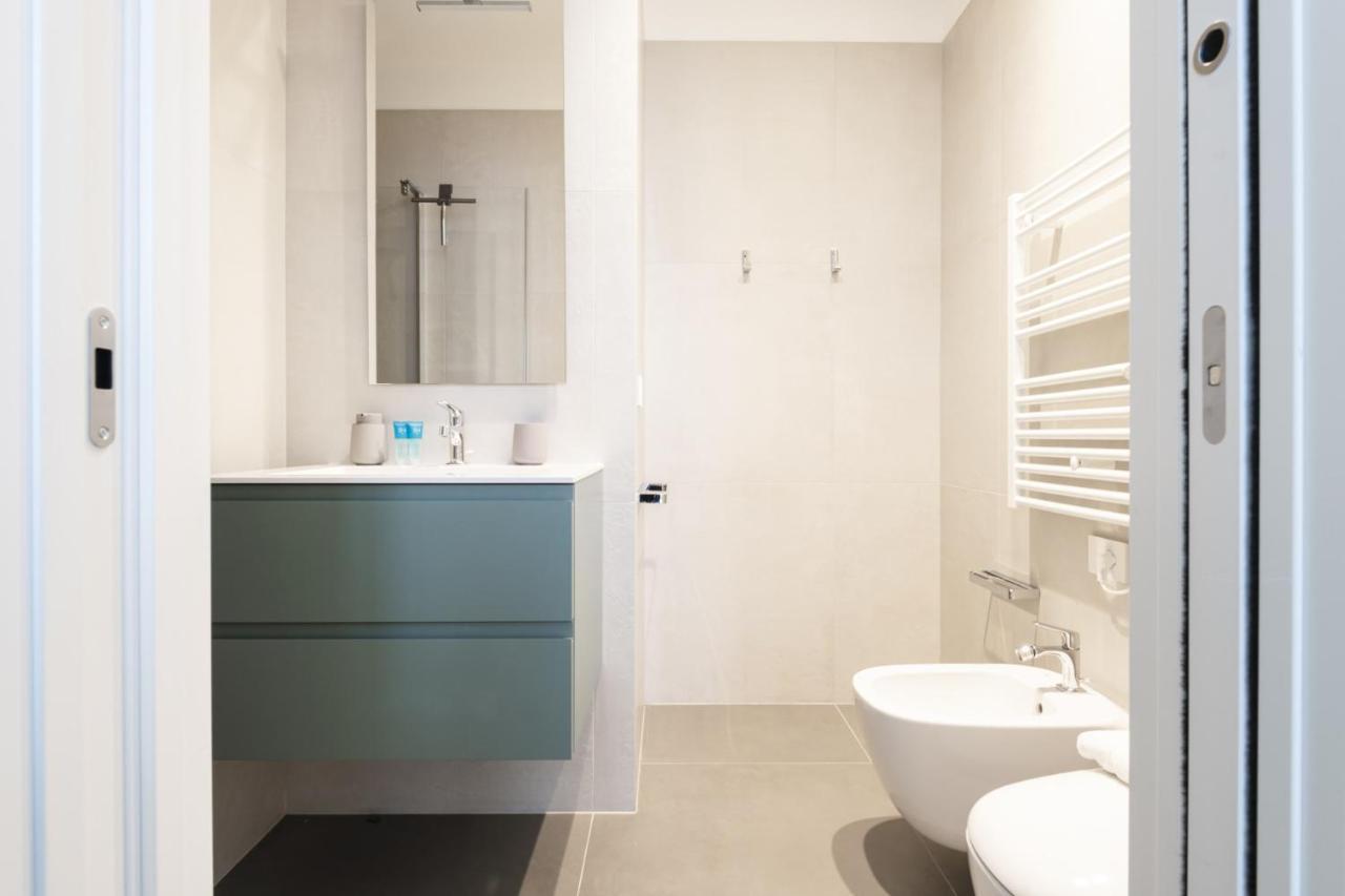Easylife - Lussuosa Dimora Con Rooftop Condominiale Vista Duomo Milano Eksteriør billede
