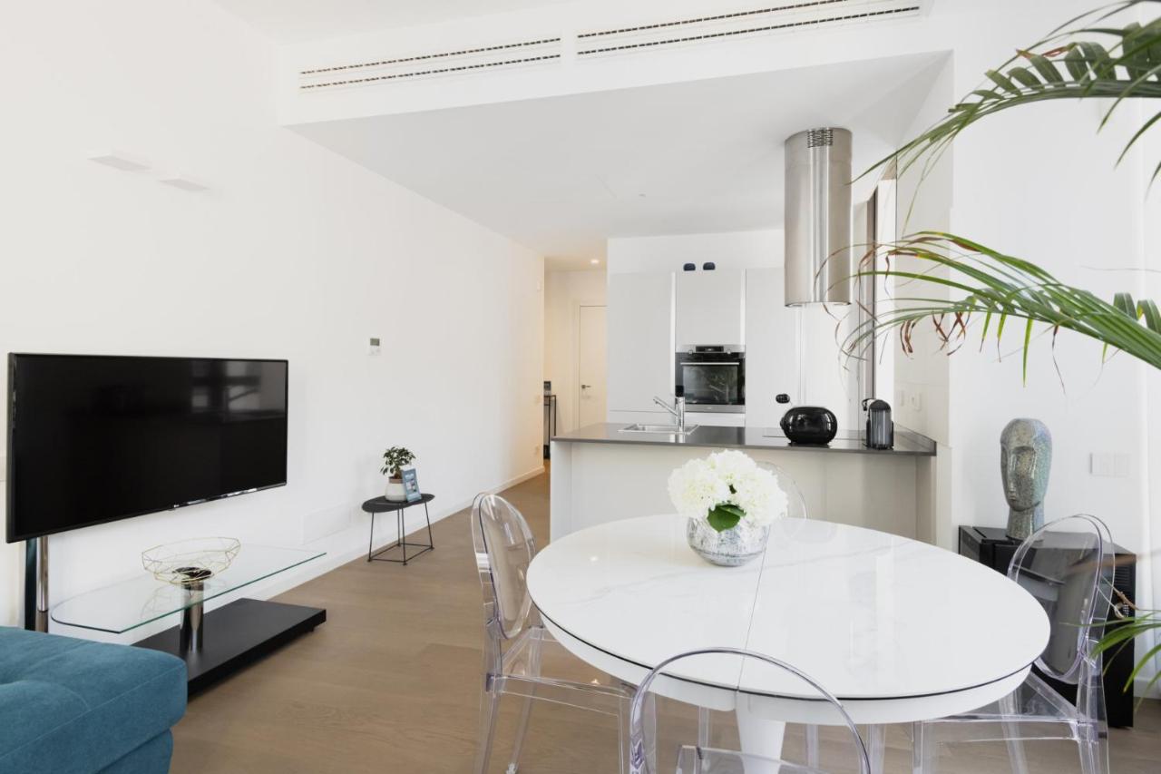Easylife - Lussuosa Dimora Con Rooftop Condominiale Vista Duomo Milano Eksteriør billede