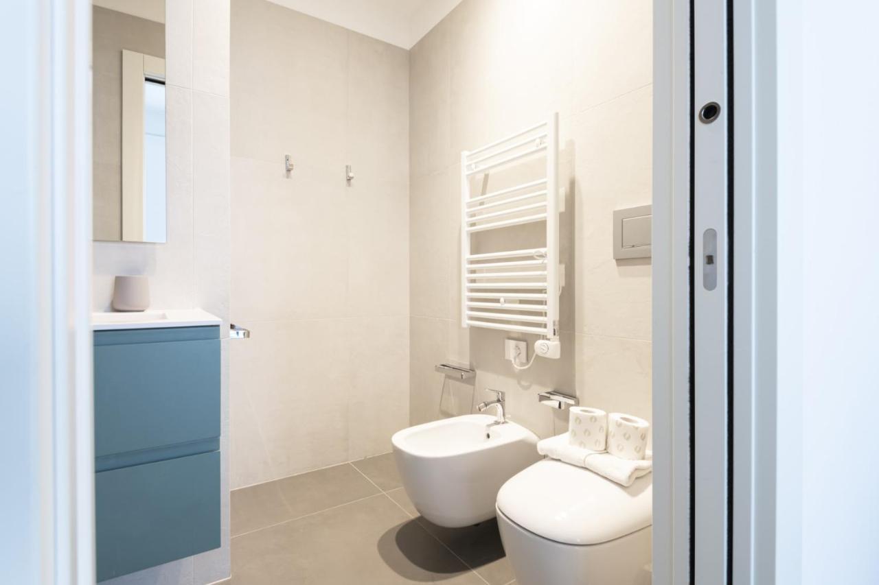 Easylife - Lussuosa Dimora Con Rooftop Condominiale Vista Duomo Milano Eksteriør billede